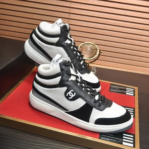 Chanel white sneakers - Picture 4 of 7